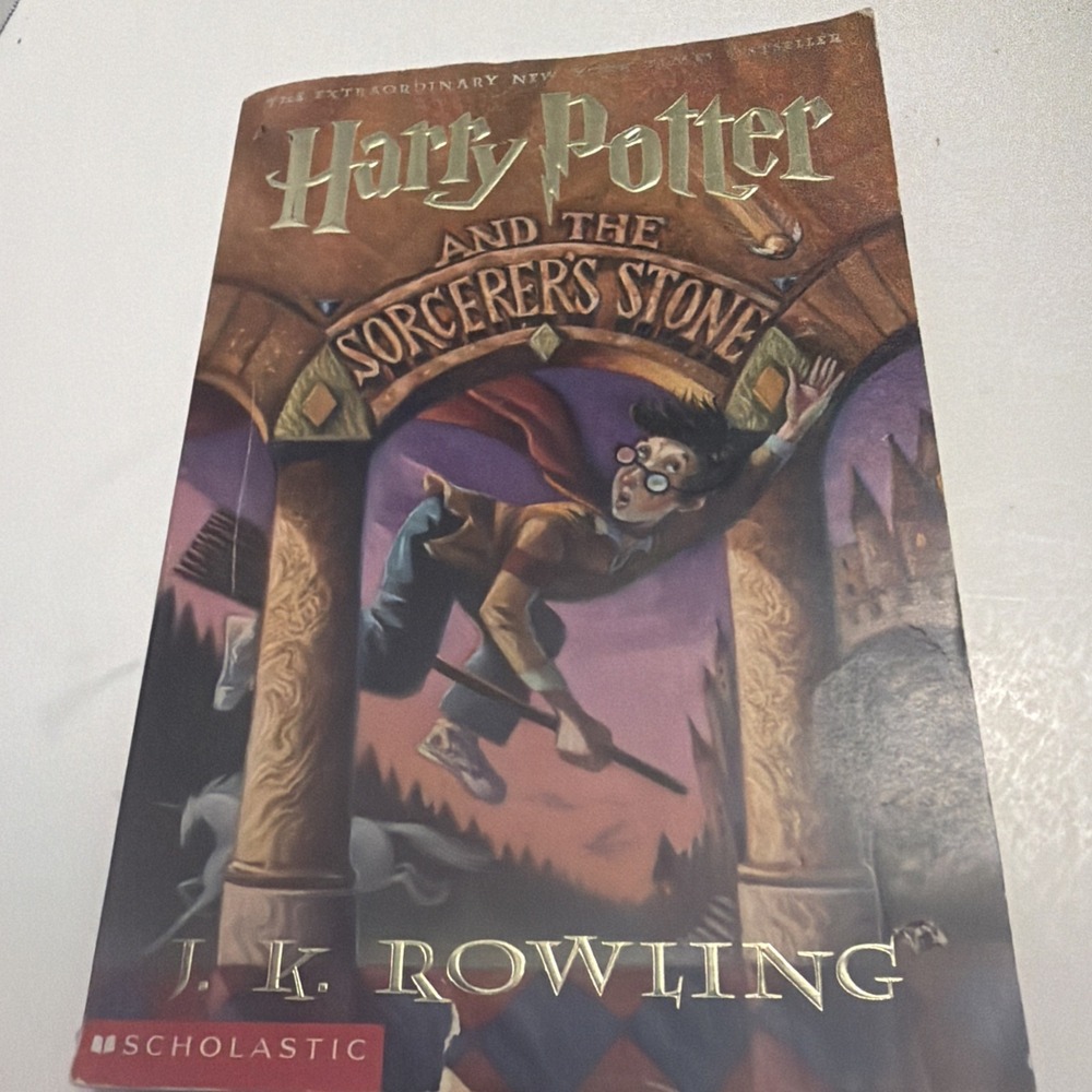 Harry Potter and the Sorcerer's Stone J.K. Rowling 1st Paperback Printing 1999